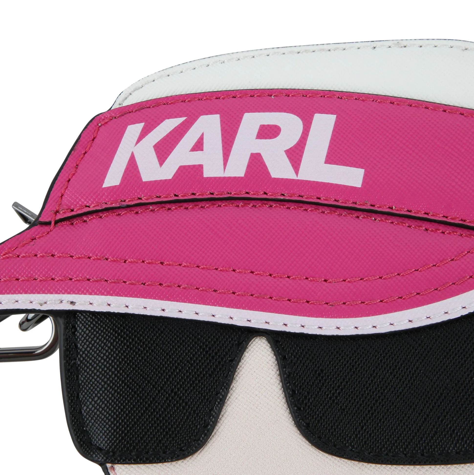 Adjustable zipped handbag
