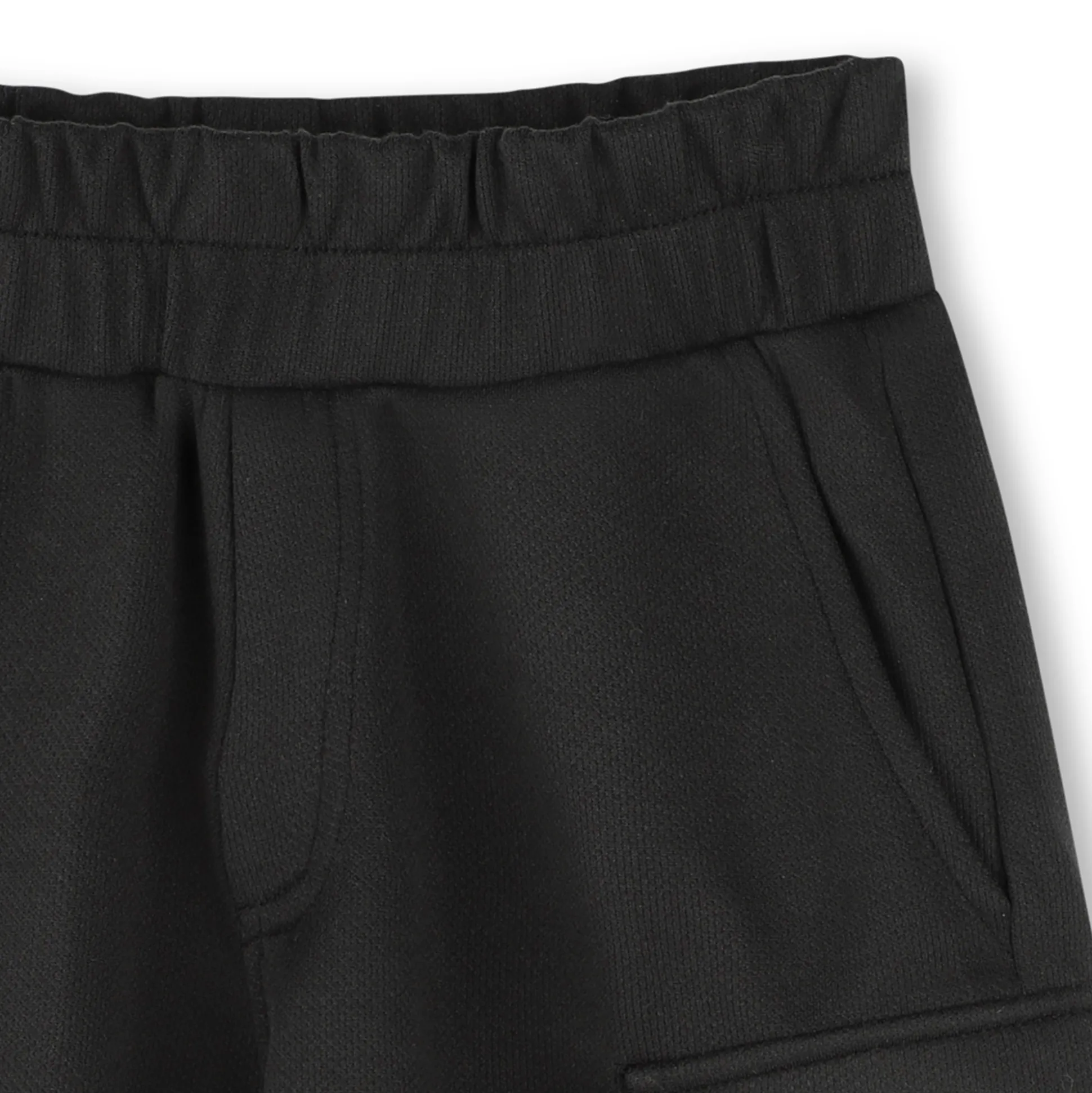 Bermuda shorts with pockets