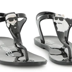 Buckled sandals with badge