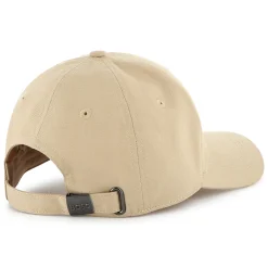 Cap with adjustable fastening