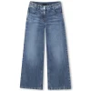 Flared jeans with thin chain