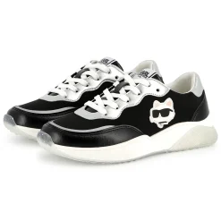Lace-up trainers with badge