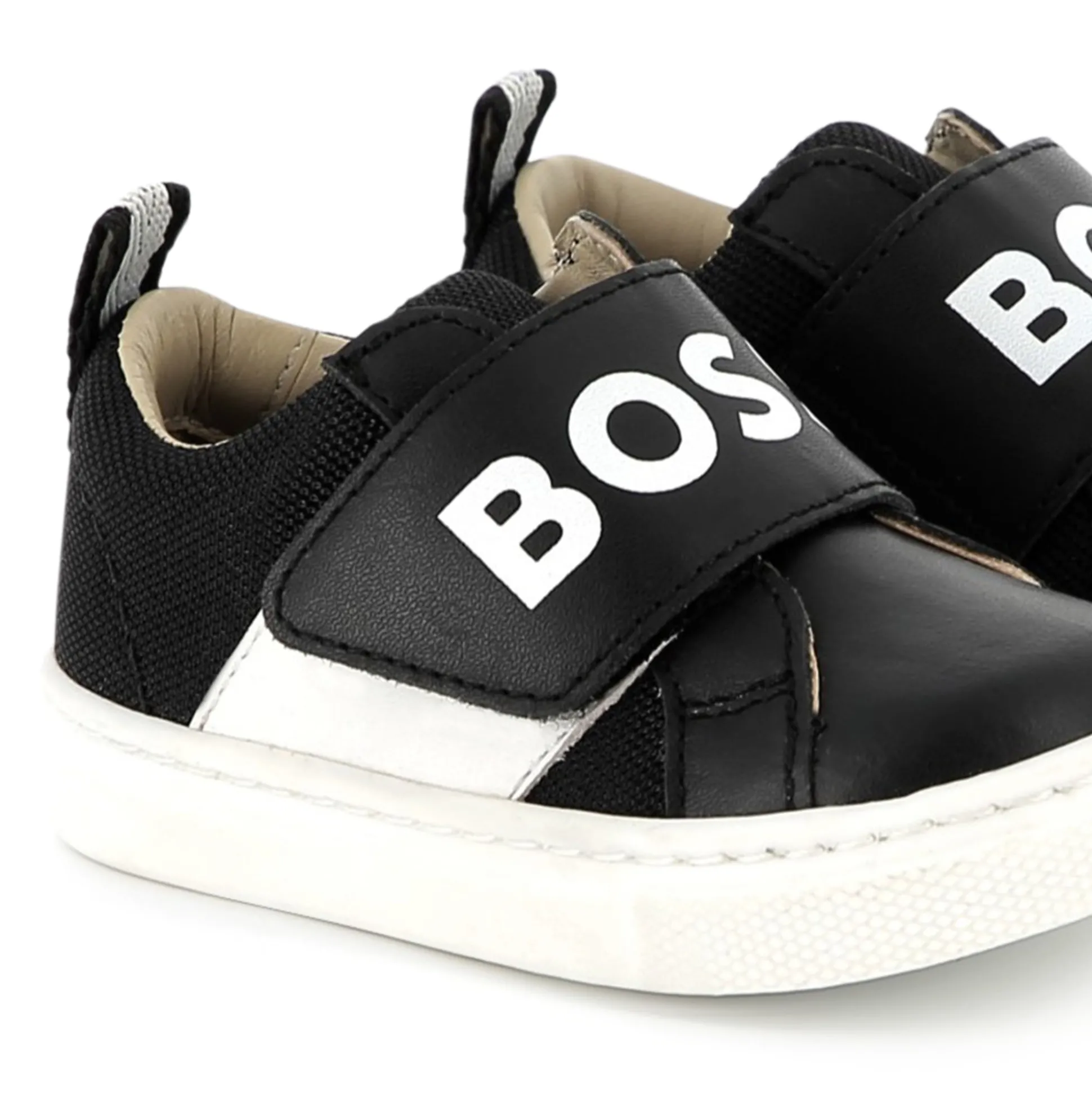 Light hook-and-loop sandals