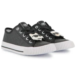 Low-top lace-up trainers
