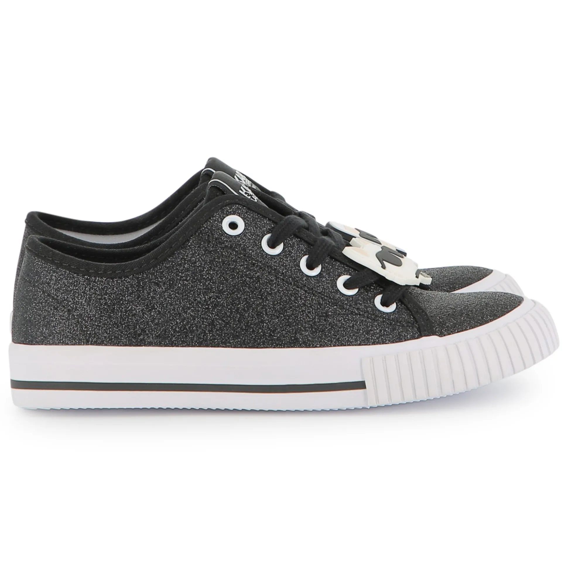 Low-top lace-up trainers