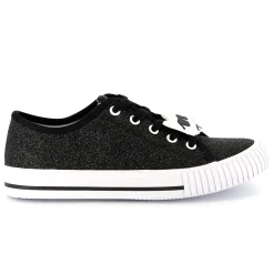 Low-top lace-up trainers