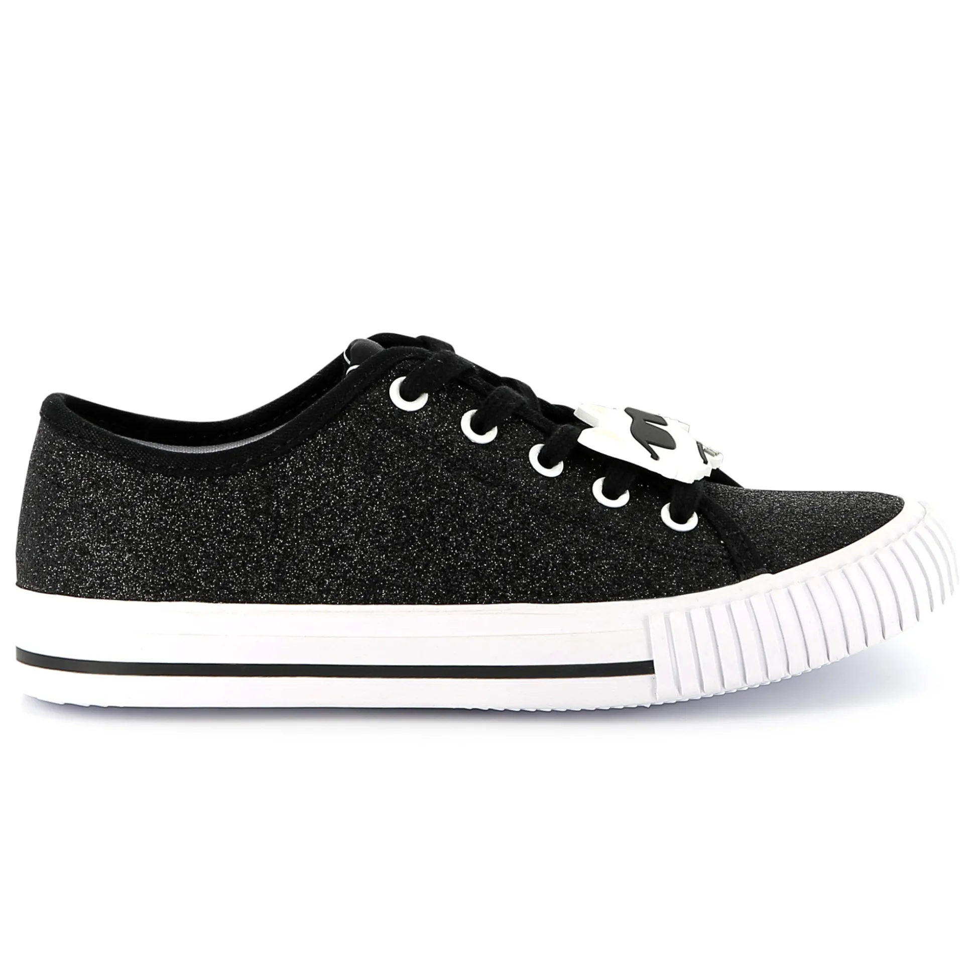 Low-top lace-up trainers