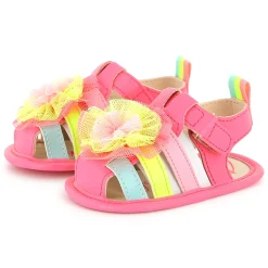 Sandals with straps and buckle
