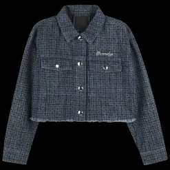 Snap fastener jean jacket