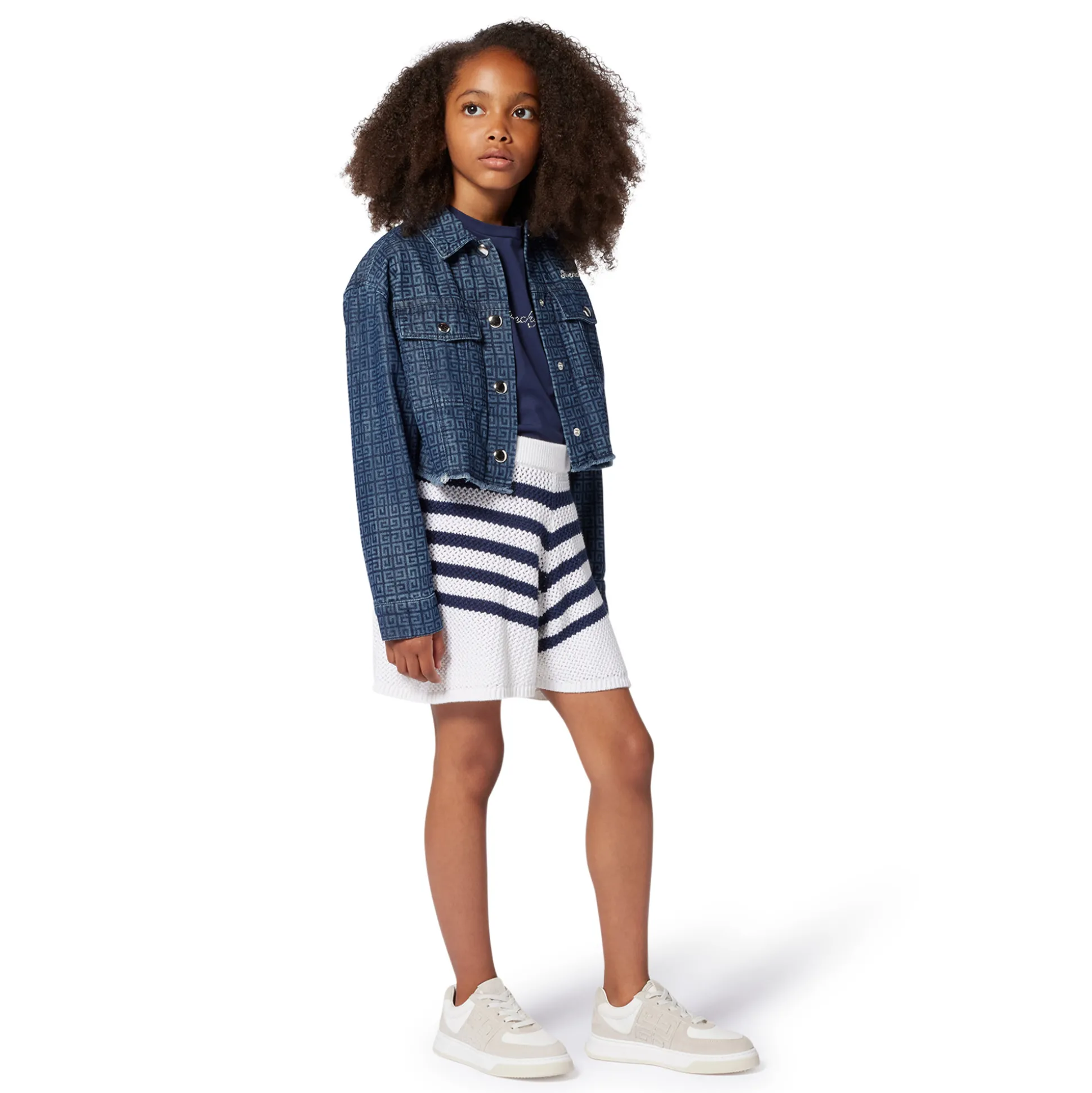 Snap fastener jean jacket